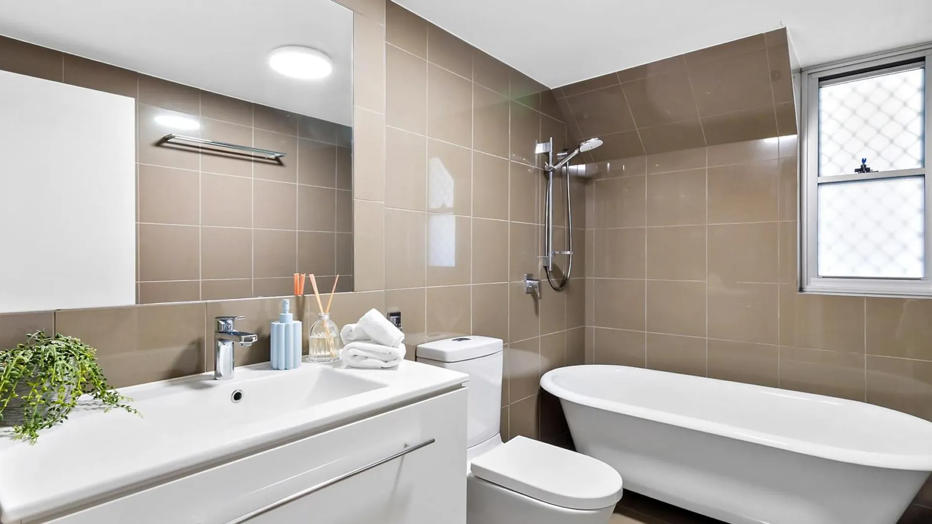 Διαμέρισμα Cotton Tree Beach Front 3 Bedroom Townhouse Maroochydore